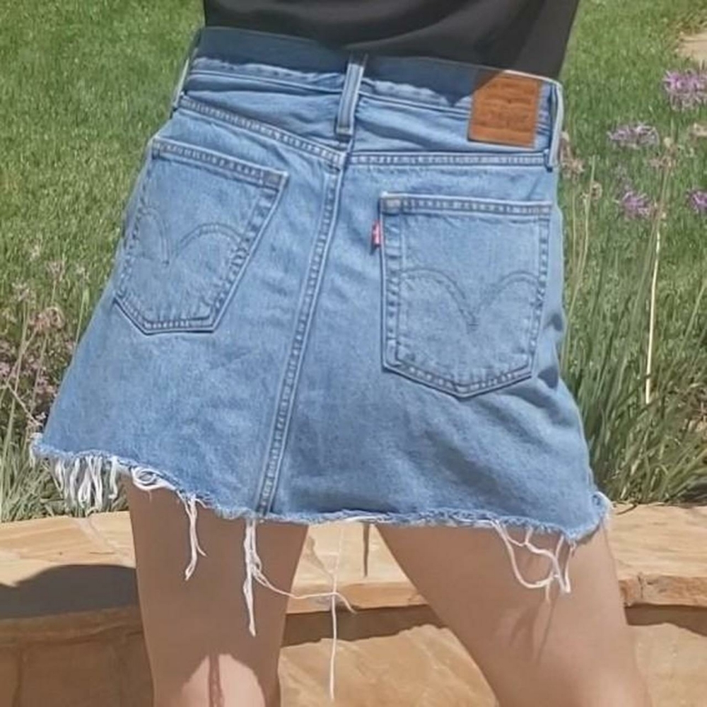 Levi's light blue button fly skirt